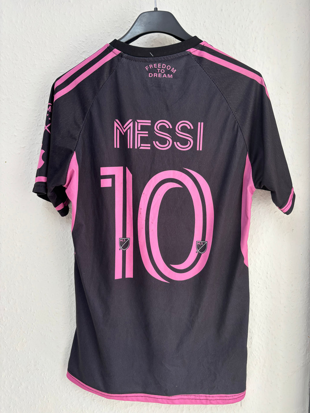Messi Miami size XS 11-13y
