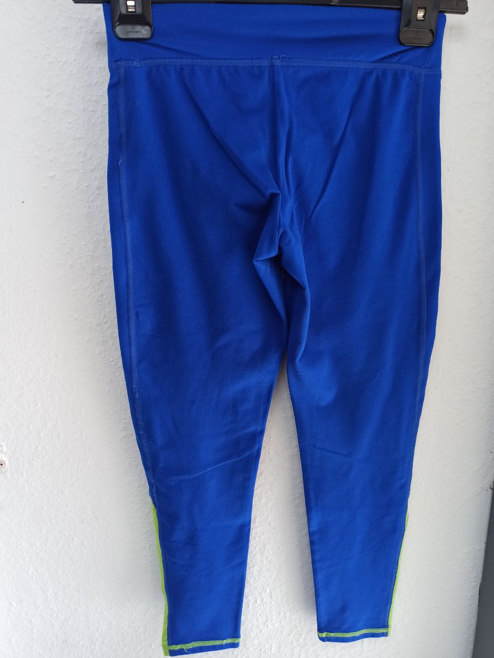 Hollister California Women's Royal Blue & Lime Green Capri Leggings (M - L)