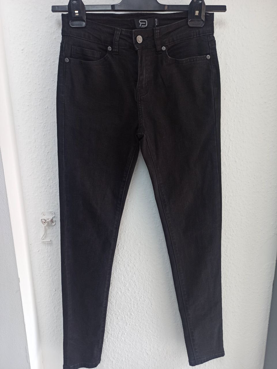 Classic Black Wash Skinny / Slim Fit Jeans for Everyday Wear (XS - S)