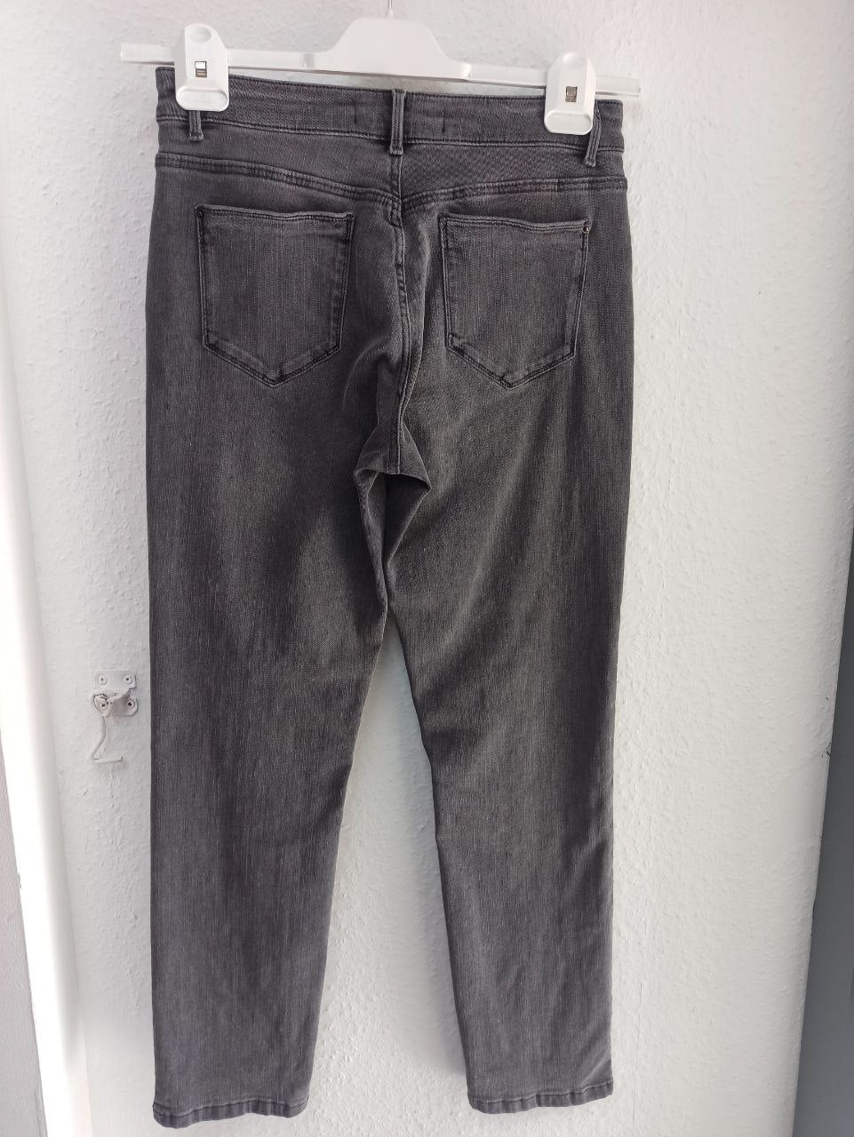 Dark Grey Wash Slim / Straight Leg Jeans (M) 10
