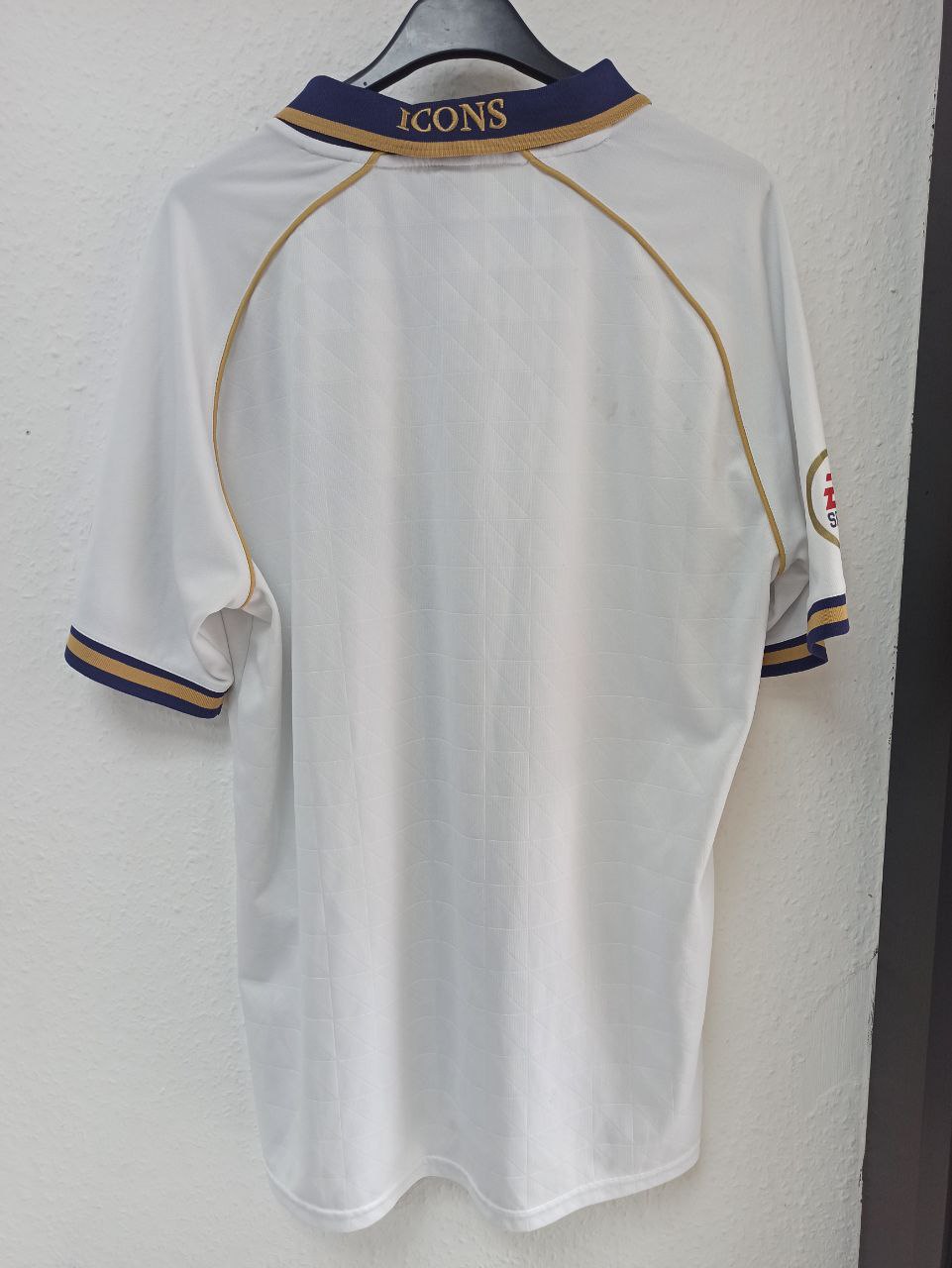 EA Sports FC Icons Retro Football Jersey - White & Gold (XL)