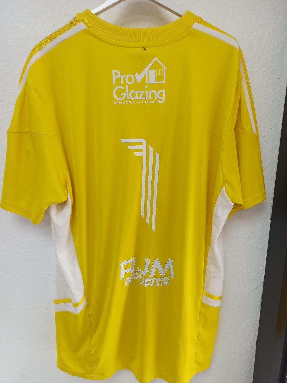 VfB Stuttgart 2021/22 Away Jersey (XL)