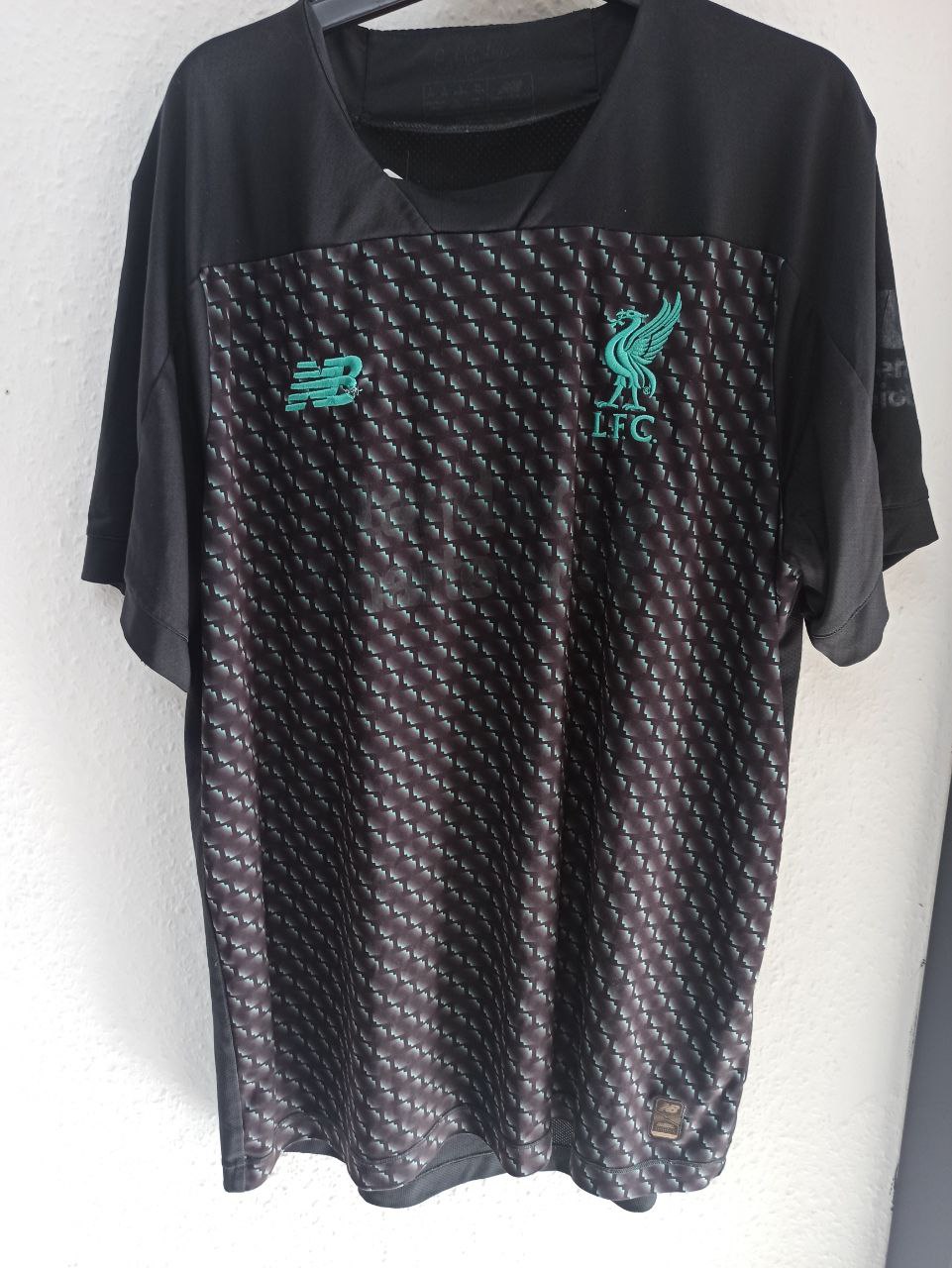 Liverpool FC New Balance 2017-18 Third Kit Jersey (L)