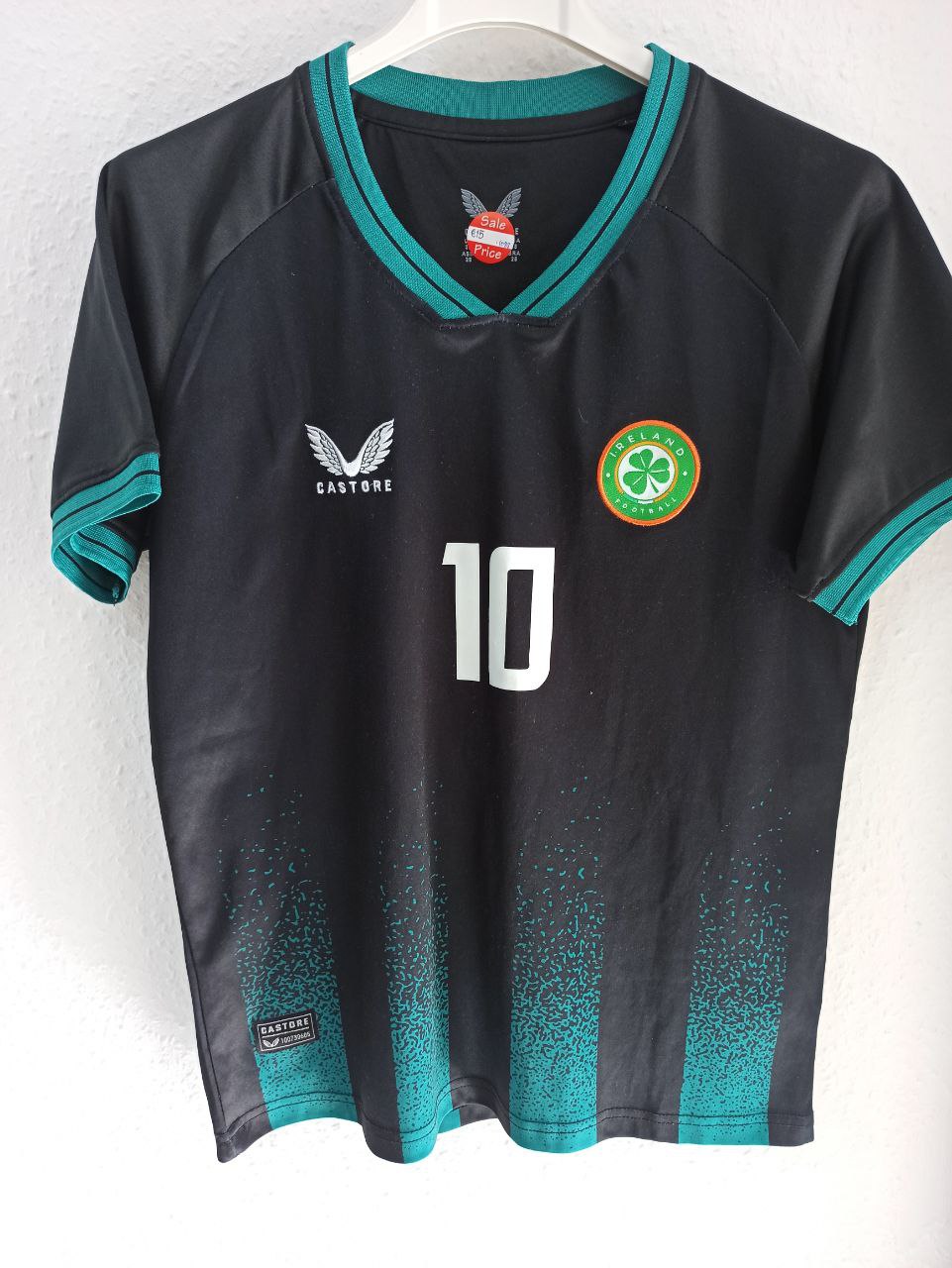 Ireland Away Kit with 'Eoin' and #10 (12 - 13 Years)