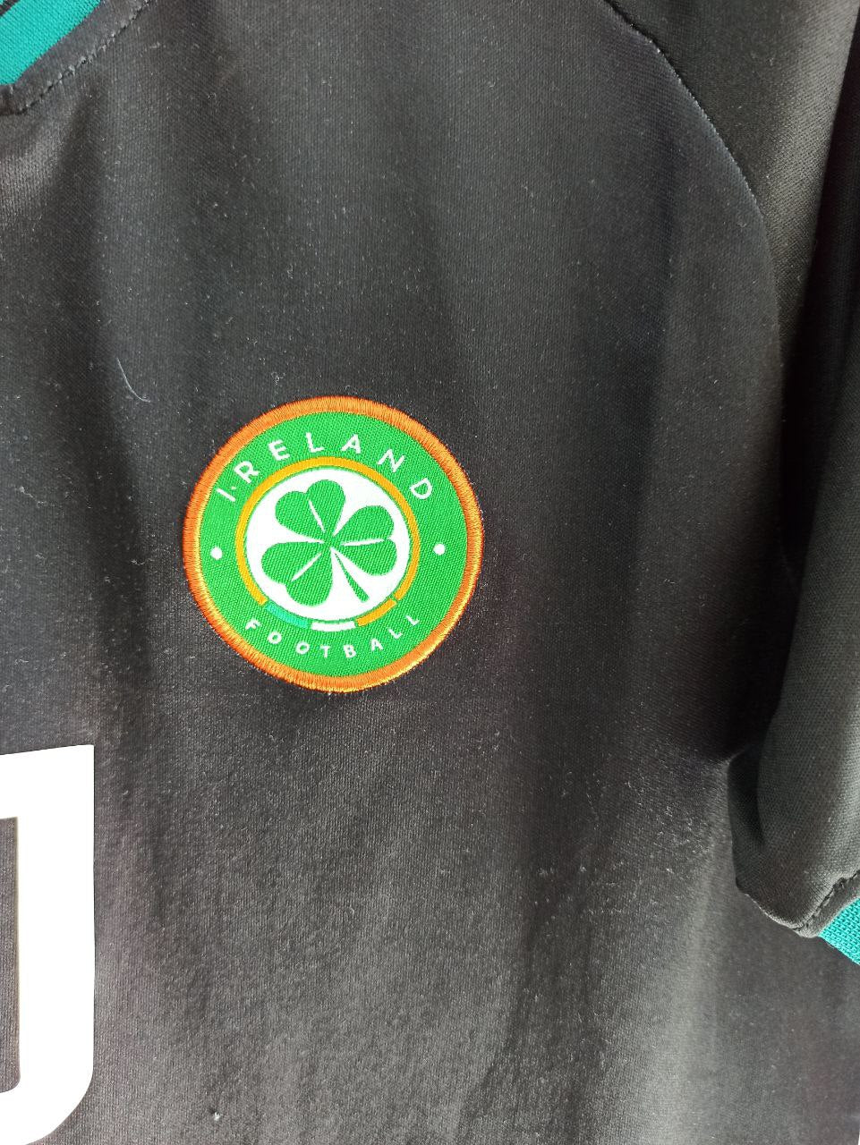 Ireland Away Kit with 'Eoin' and #10 (12 - 13 Years)