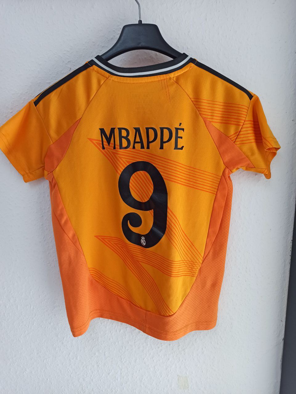 Real Madrid Mbappé #9 Orange Away Kit (10 - 11 Years)