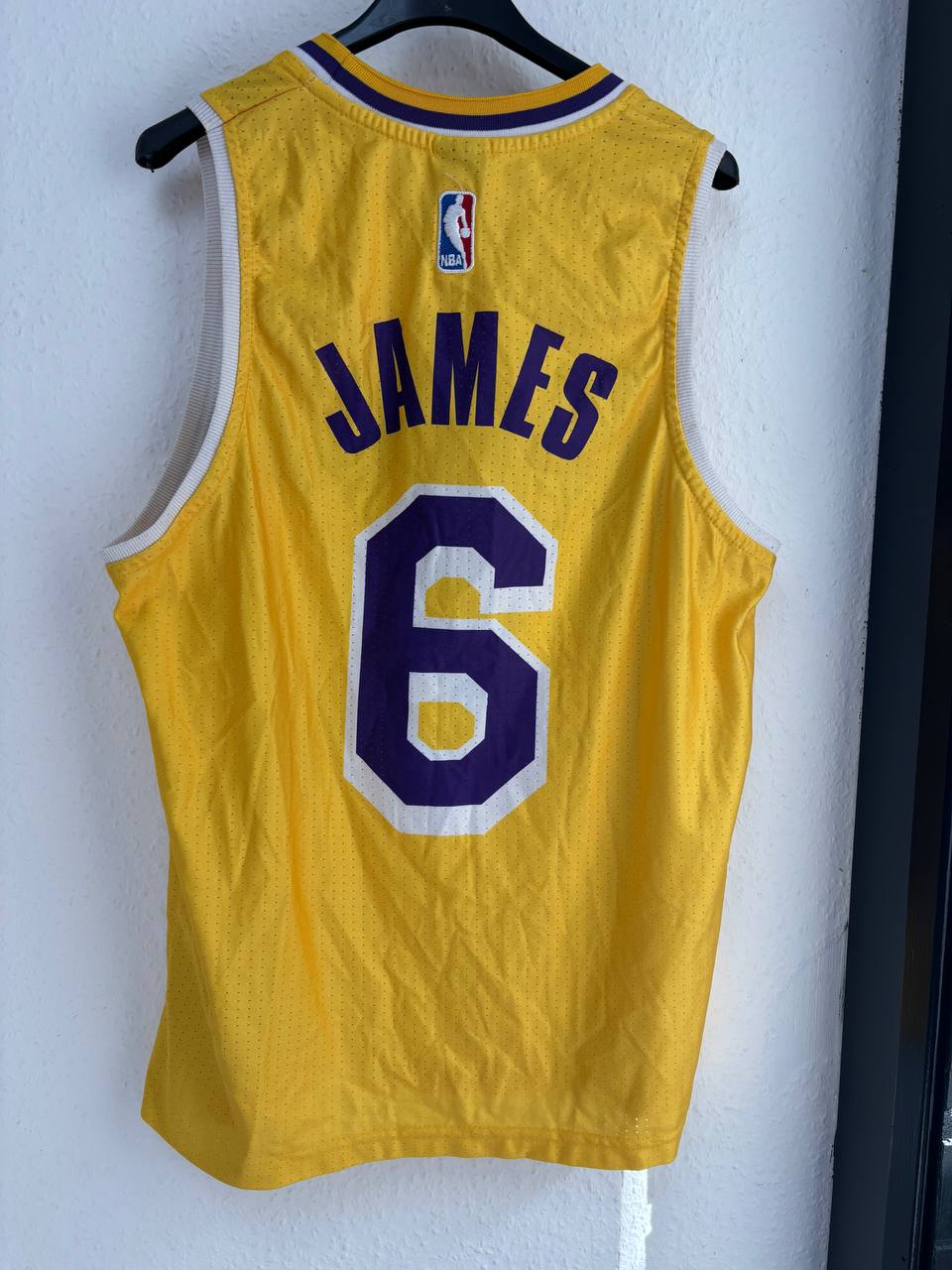 Nike Los Angeles Lakers LeBron James Gold Icon Jersey #6 (L)