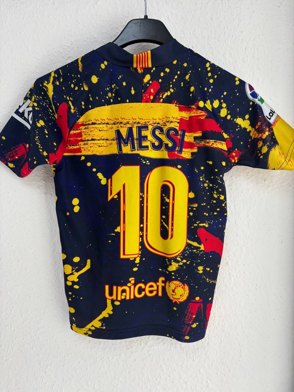 Messi #10 FC Barcelona 'Estelada' Senyera Limited Edition Fan Jersey  (3 - 5 Years)