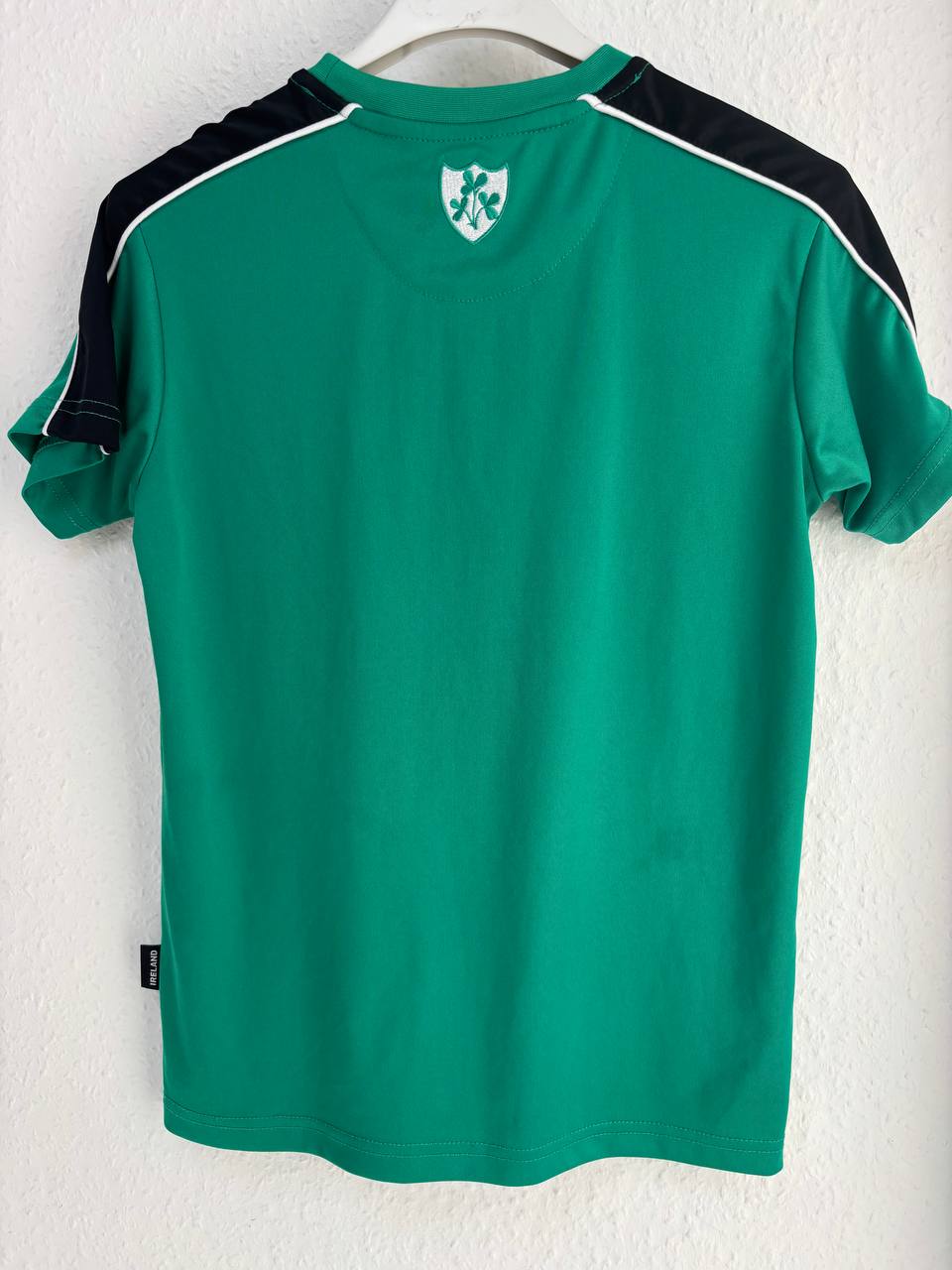 Ireland Rugby/Supporter T-Shirt - Large Shield & Shamrock Graphic Green (9 - 10 Years)