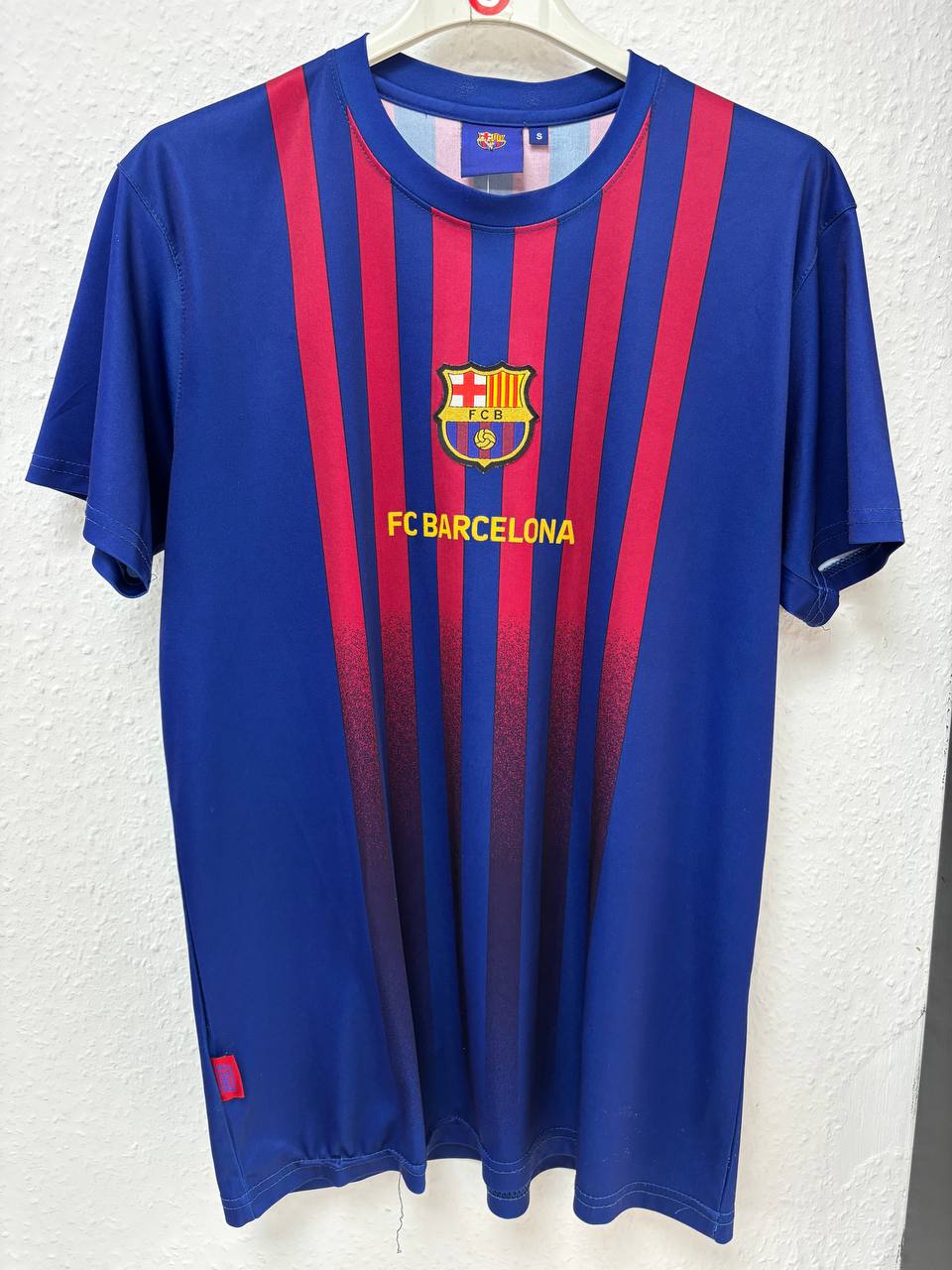 Classic FC Barcelona Blue & Red Striped Football Soccer Jersey Tee Shirt (S)