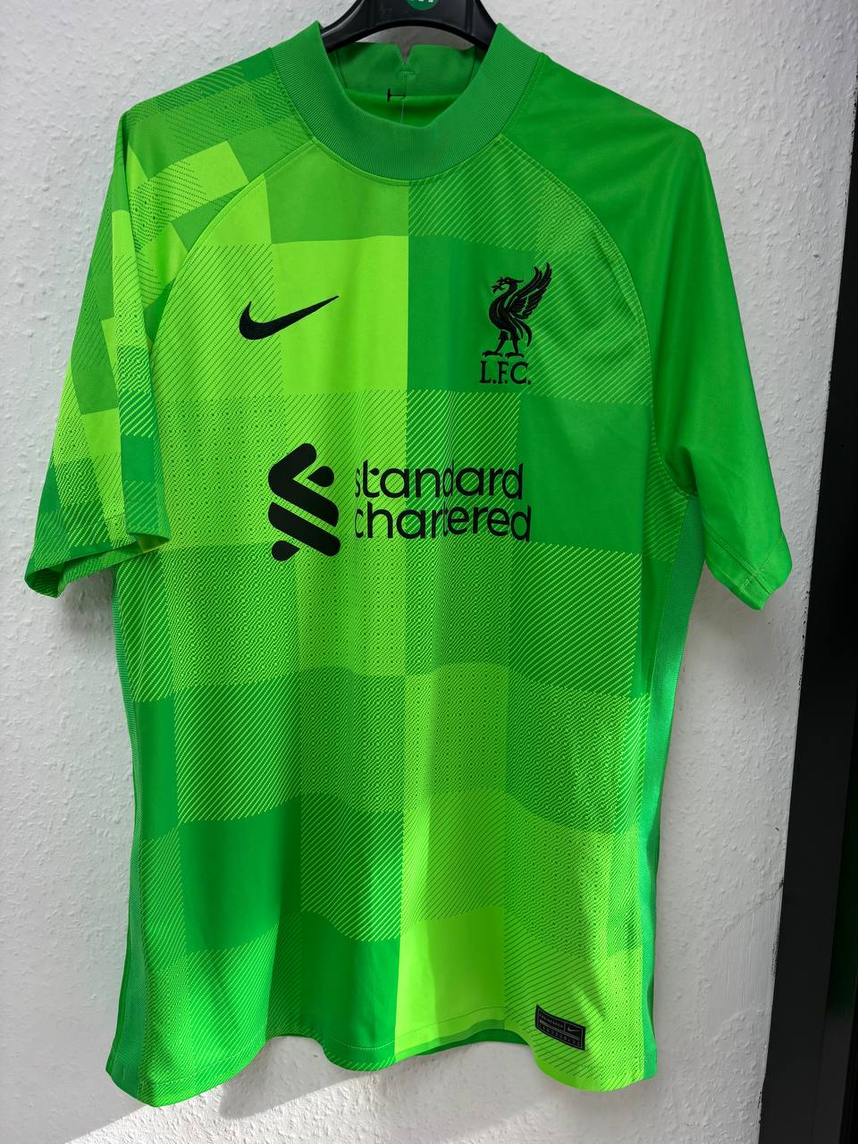 Liverpool FC 2021-2022 Nike Goalkeeper Jersey - Alisson Becker #1  (M)