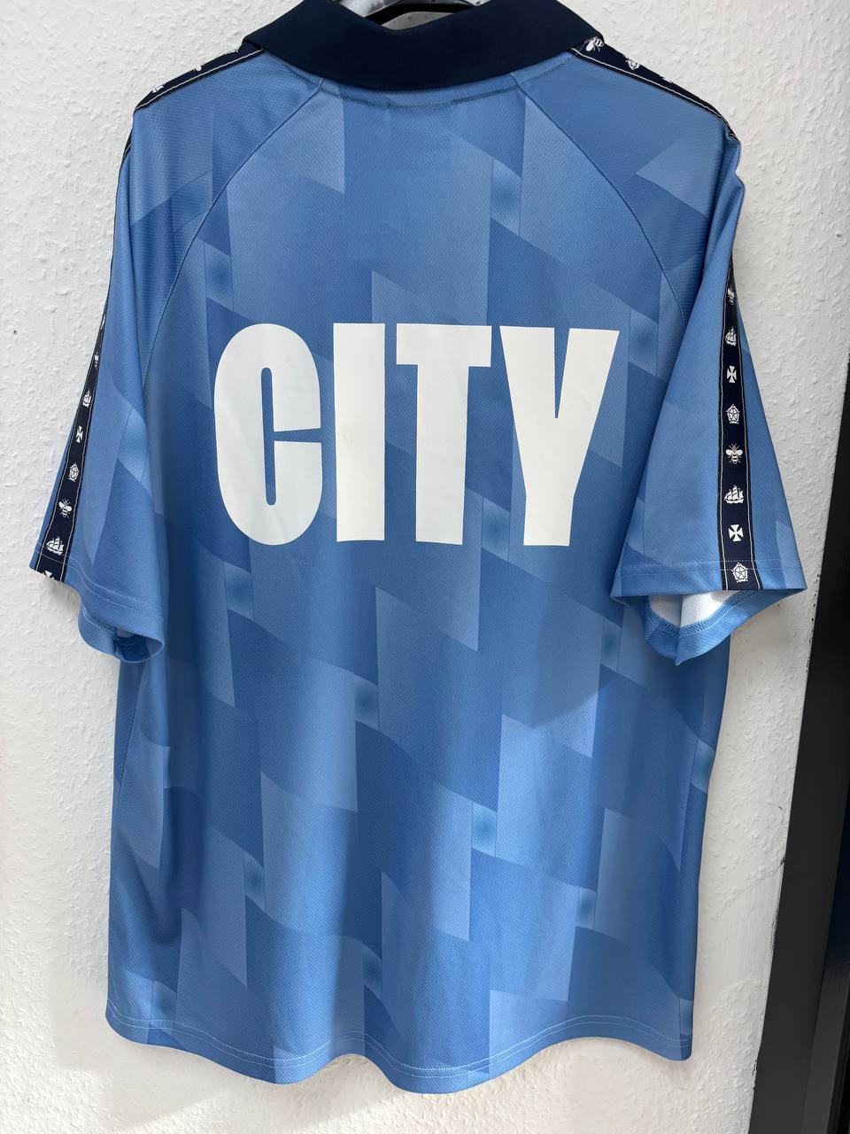 Manchester City Retro Style T-Shirt - Sky Blue Ringer Tee - 1997-2016 Crest (M)