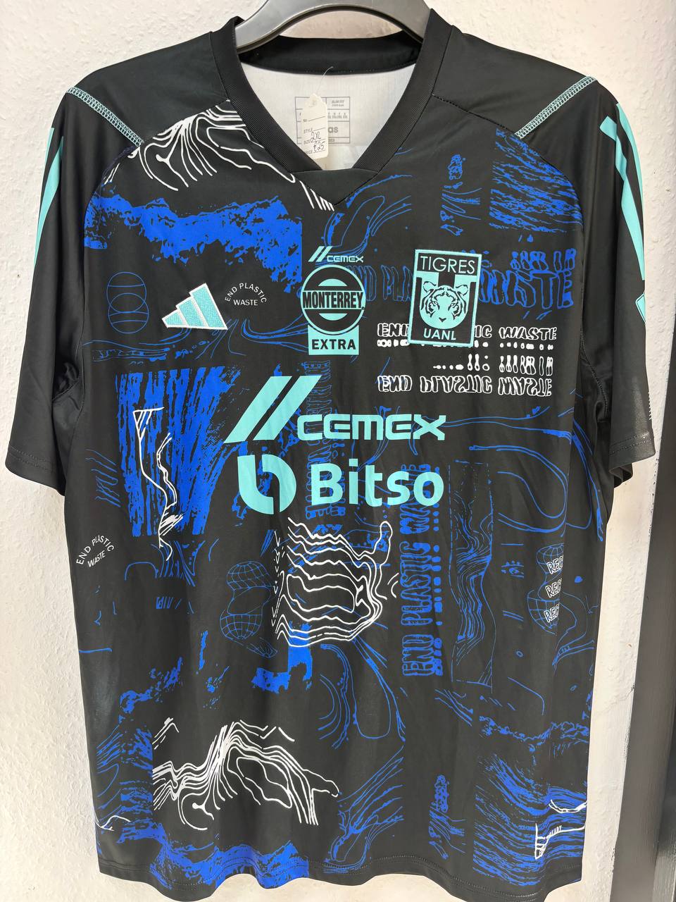 Tigres UANL Pre-Match/Training Jersey - Black Graphic Design (2XL)