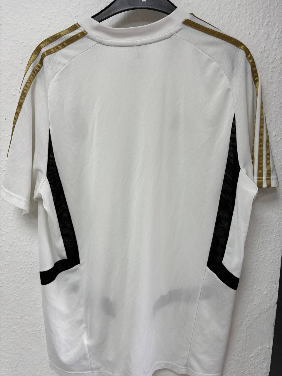 Real Madrid Adidas Training/Anthem Jersey - White & Gold (XL)
