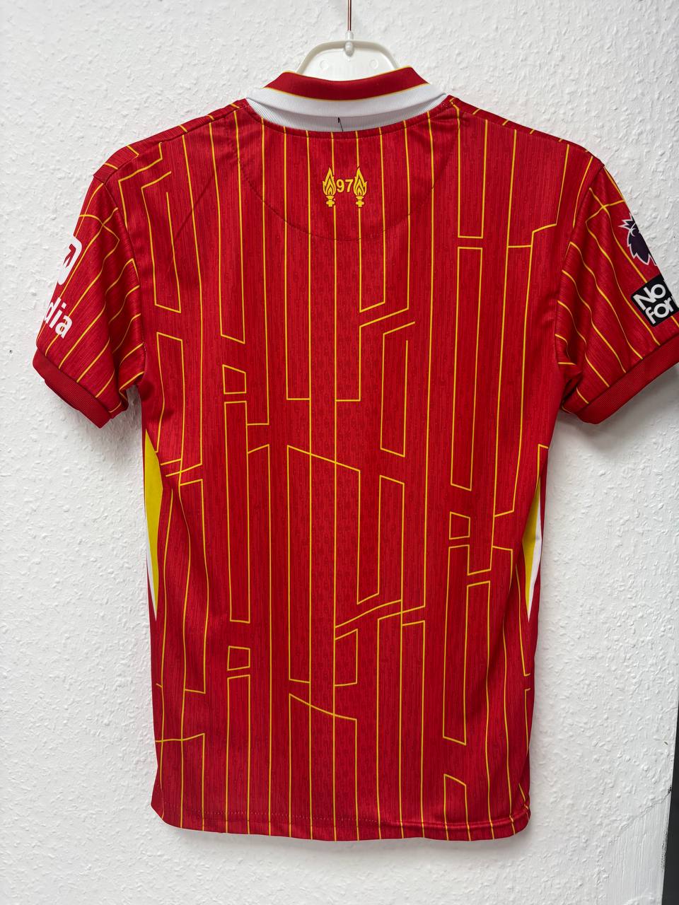 Liverpool Home Jersey 2020/21 - Nike Red with White Collar (10 - 11 Years)