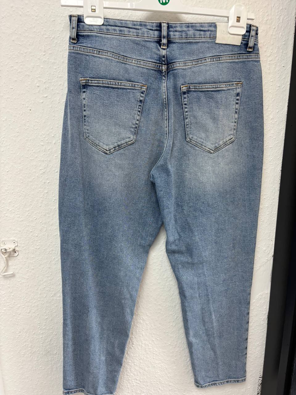 ONLY High-Waist Relaxed Fit Mom Jeans - Vintage Blue Wash (L - 14)