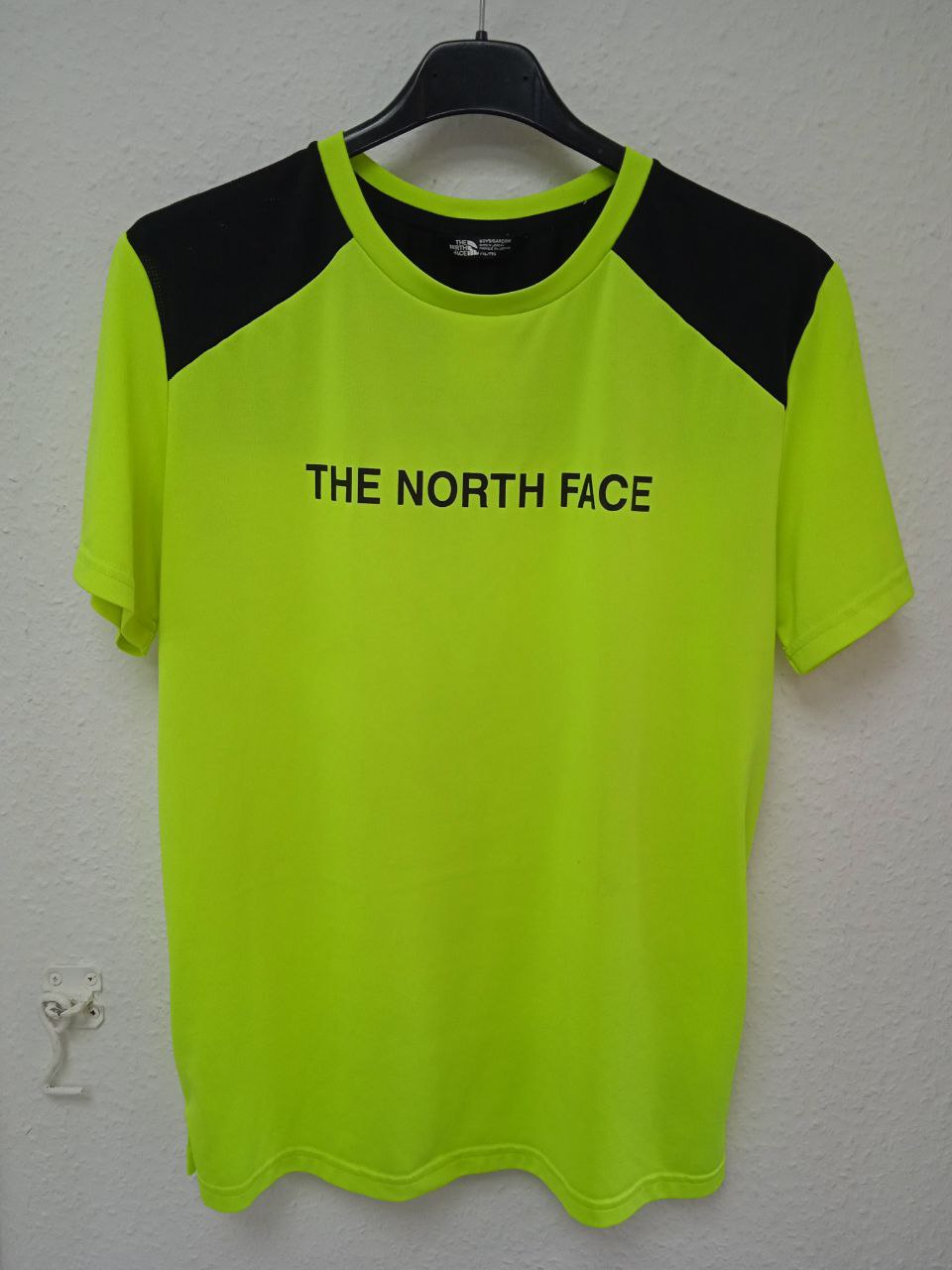 The North Face FlashDry Performance T-Shirt - Neon Yellow & Black (XS)