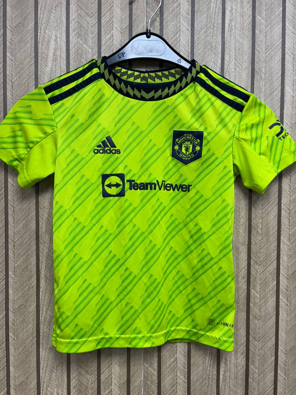 Manchester United 2022/23 Green Goalkeeper Jersey | Kids/Youth Kit (3 - 5 Years)